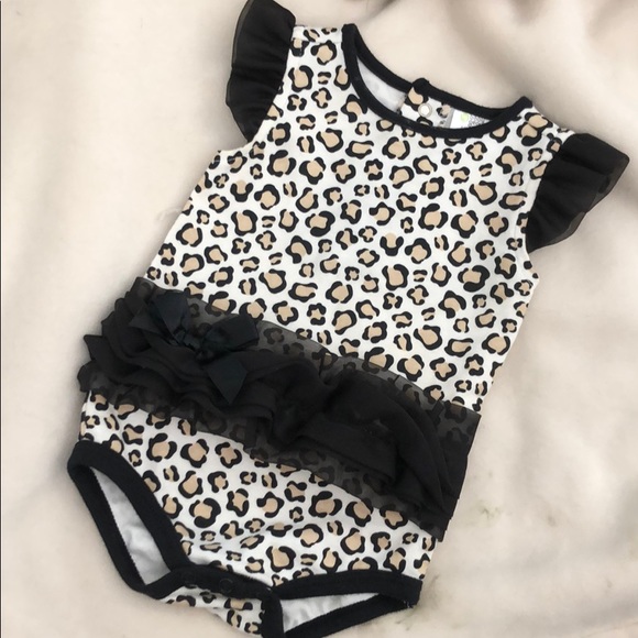 Cheetah and ruffle onesie - Picture 1 of 2